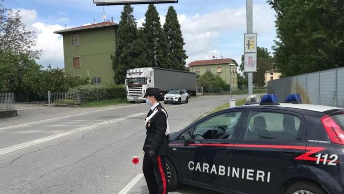 Vuole vendere pezzi di ricambio  della moto online, ma viene truffato da una coppia che gli preleva 1250 euro