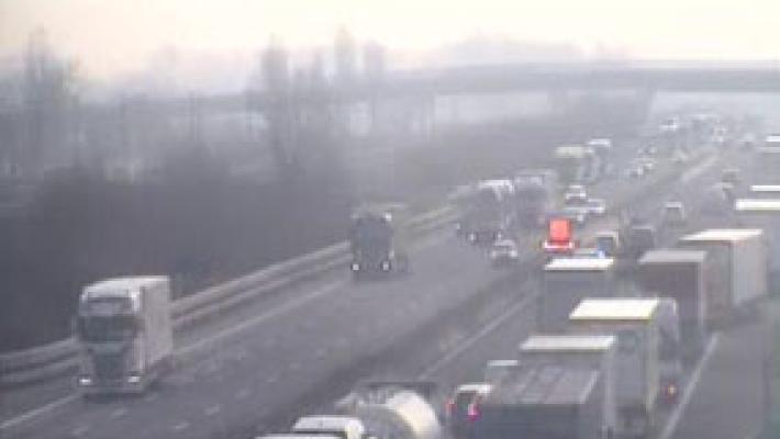 Due chilometri di coda per incidente in A1, code in uscita al casello di Parma  