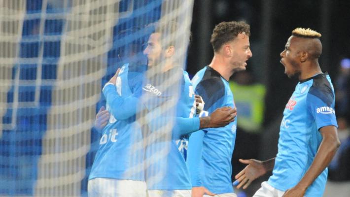 Il Napoli è un rullo compressore: stende anche una bella Roma (2-1)
