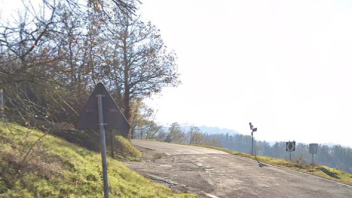 Bimbo di 10 annni in bici travolto da un'auto a Felino: le sue condizioni sono serie