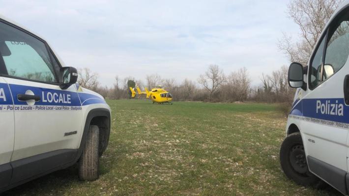 Vigatto, cade  con la moto da cross vicino al torrente Parma e muore