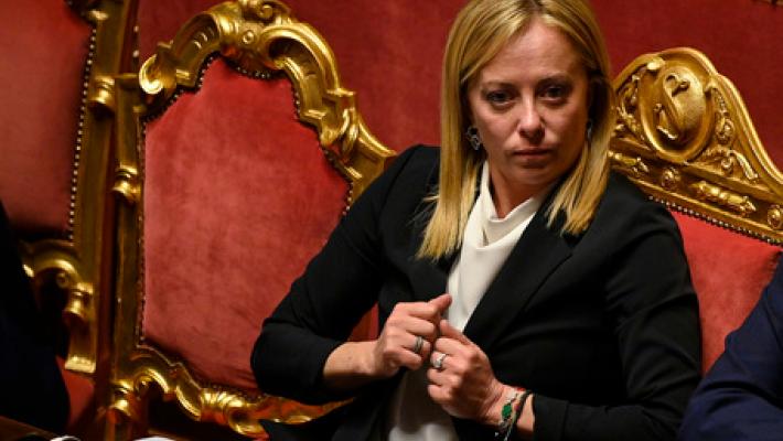 La Meloni in difficoltà sulla scena europea