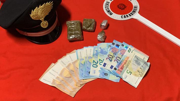 Fermato in centro con pi&ugrave; di un etto di hashish: arrestato