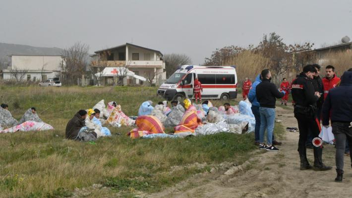 Migranti morti: 33 vittime, ci sono superstiti su spiaggia