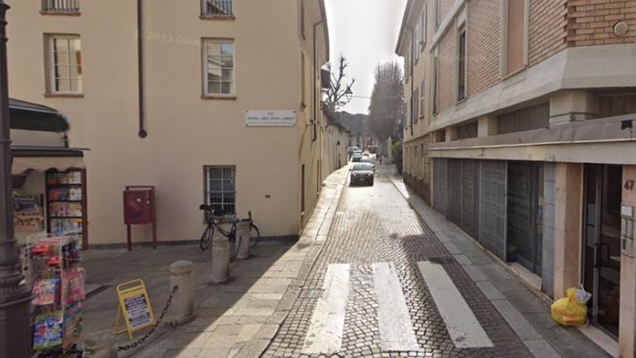 Modifiche alla viabilità in via XXII Luglio e via Madre Anna Maria Adorni per terminare il montaggio di una gru edile, domani, giovedì 2 marzo
