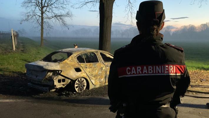 Incidente e auto in fiamme, muore carbonizzato nel Reggiano 
