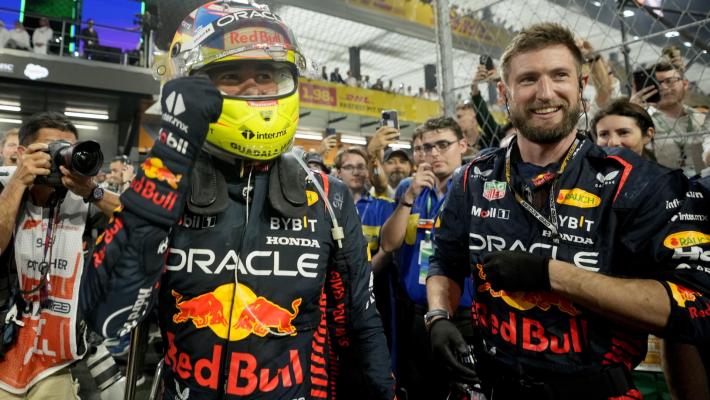 F1, in Arabia dominio Red Bull, vince Perez. Ferrari lontane. Penalizzato Alonso: giù dal podio 