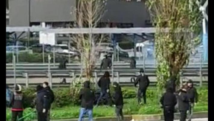 Scontri fra tifosi di Roma e Napoli nell'area di servizio in A1: in corso 33 perquisizioni