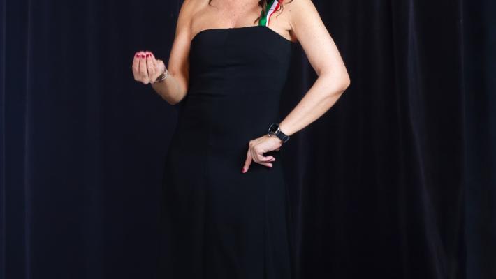 “Una Roberta a Parigi”: lo spettacolo di Roberta Cecchin torna a Parma