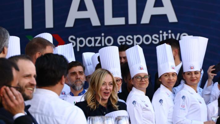 Meloni: "Pensiamo al liceo 'made in Italy'"