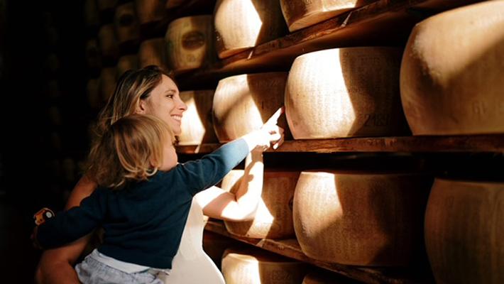 Sabato 15 e domenica 16 torna l'appuntamento per scoprire i segreti del Parmigiano-Reggiano Dop