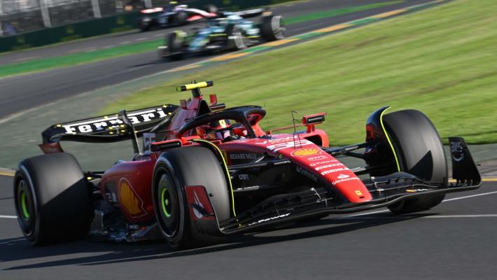 Formula Uno: la Ferrari ricorre contro la penalità di 5 secondi a Sainz