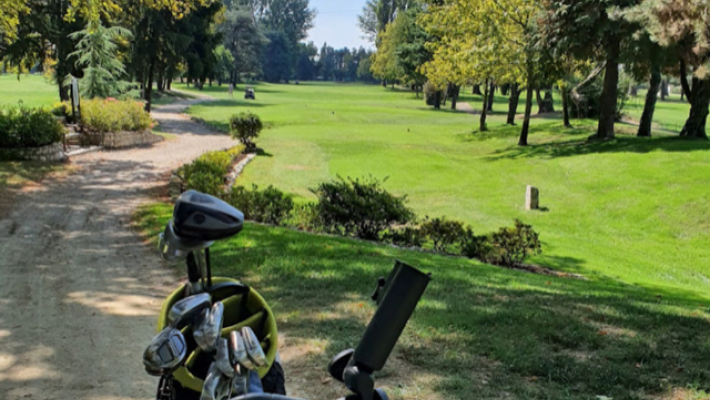 Cede piattaforma, 2 operai morti e uno ferito: stavano potando delle piante al golf club  Le Rovedine