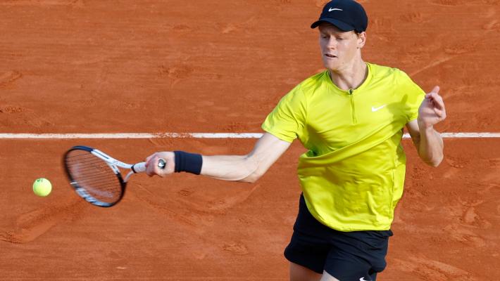 Torneo di Montecarlo, Sinner batte facilmente Musetti in due set nel derby italiano