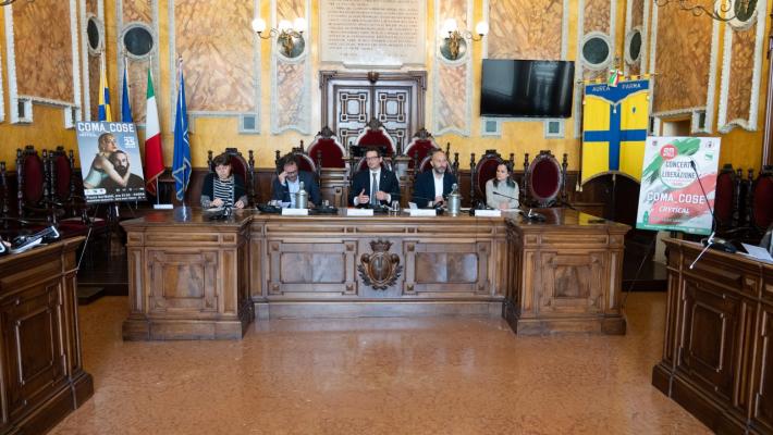 Rock, Parma, tradizione e... Libertà - Tutto il programma delle celebrazioni del 25 aprile: teatro, fiori, passeggiate, corteo e i Coma Cose