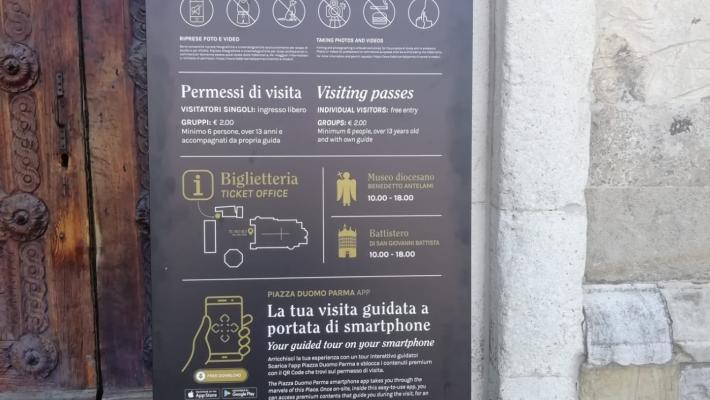 Turisti delusi: "Duomo chiuso tre ore,  e vegetazione selvaggia davanti alla camera di San Paolo" - Foto