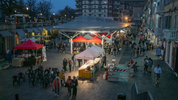 In Piazza Ghiaia  arrivano  la FESTA DEL VINO e  lo STREET FOOD