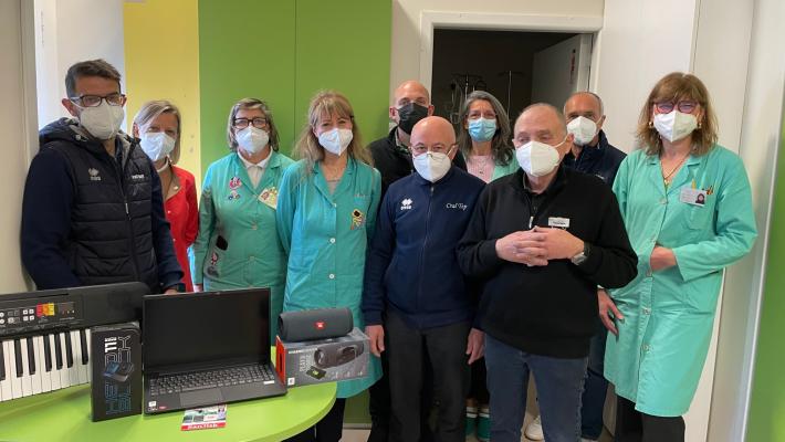 Cral Tep e officina Bolzoni a fianco della Scuola in Ospedale 