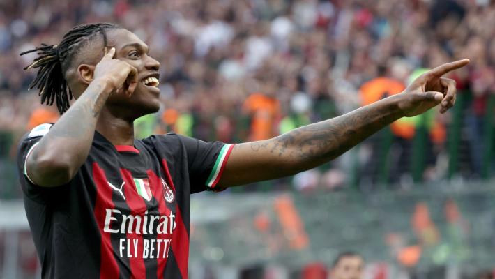 Serie A: lo show di Leao regala al Milan la vittoria sul Lecce (2-0)