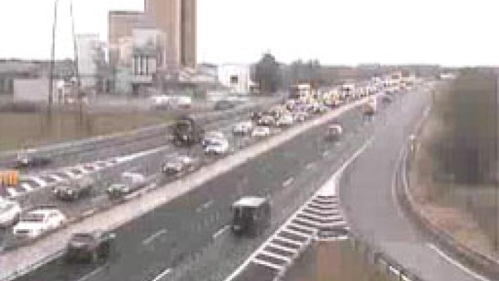 A1, rallentamenti fra il bivio con l'A15 e Fidenza verso Milano. In Autocisa pioggia fra Pontremoli e Aulla