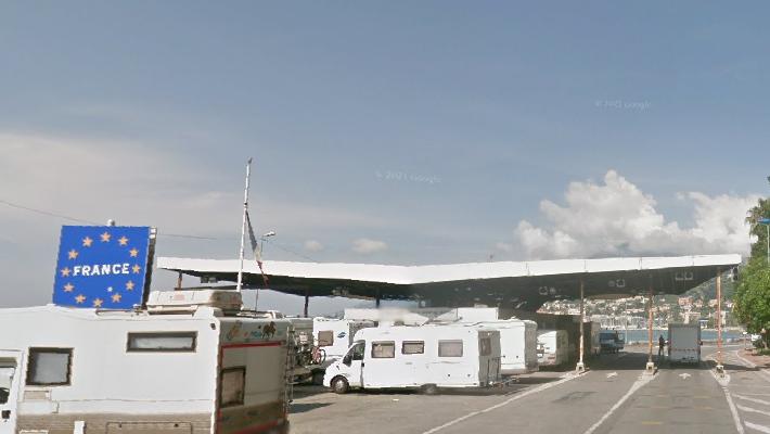 Migranti, la Francia schiera  150 poliziotti in pi&ugrave; al confine con l'Italia