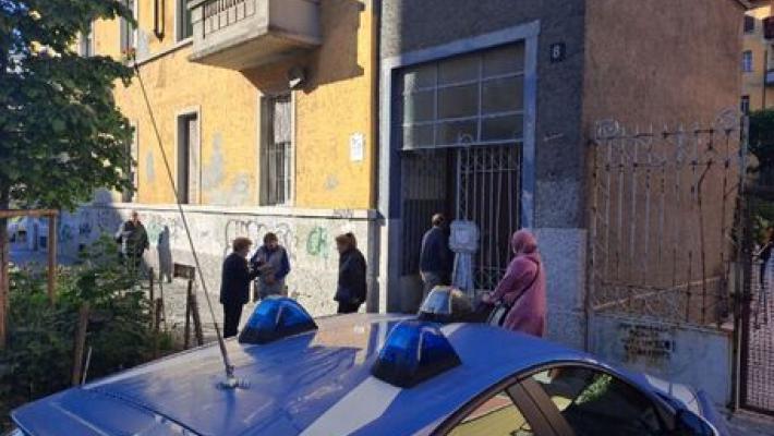 Uomo ucciso in casa, diverse coltellate al torace
