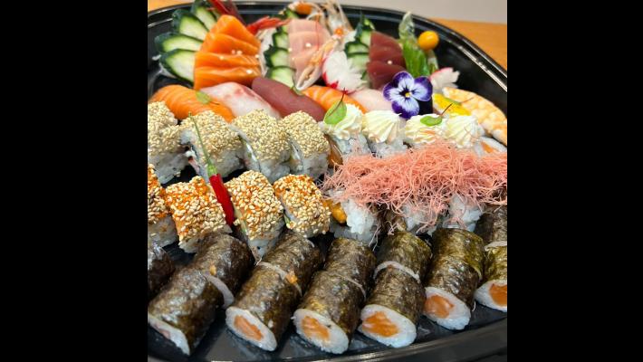 Izakaya Sushi Boutique Delivery e Take away