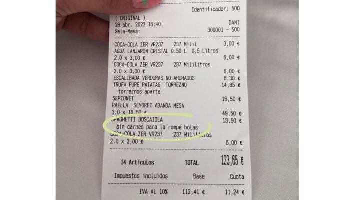 Lo scontrino con insulto in Spagna