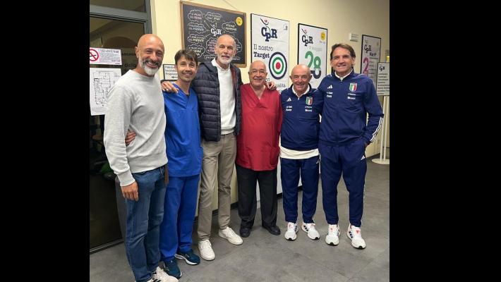 Lo staff dell'Under 21 azzurra in visita a Parma... da Bozzetti