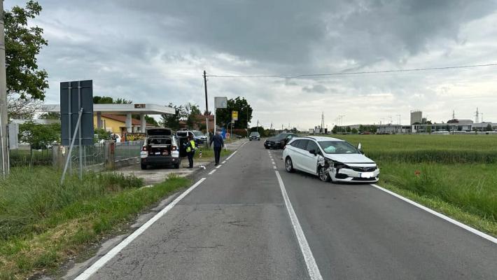 Schianto tra tre auto a Diolo: due feriti 