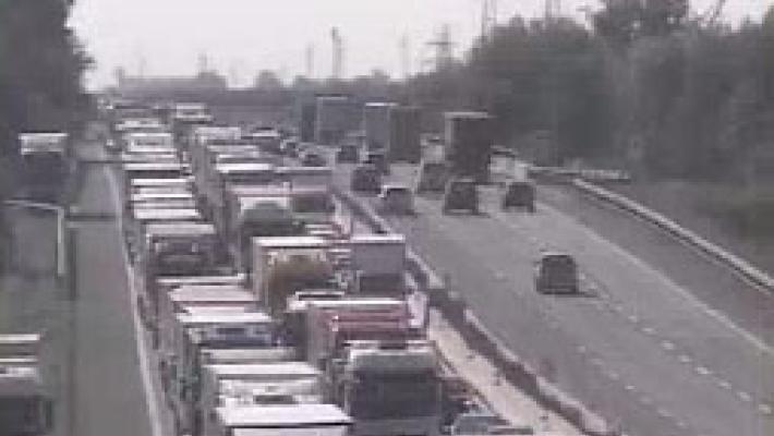 A1, quattro chilometri di coda per incidente fra Parma e Campegine. Uscita consigliata a Parma Ovest per chi arriva da Milano