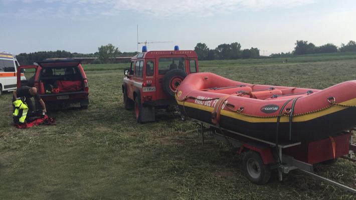 Langhirano, bimbo rischia di annegare nella Parma: salvato dai vigili del fuoco