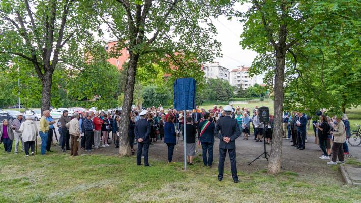  Il sindaco e l'assessora Jacopozzi alla cerimonia di svelamento del pannello informativo di Madre Celestina Bottego