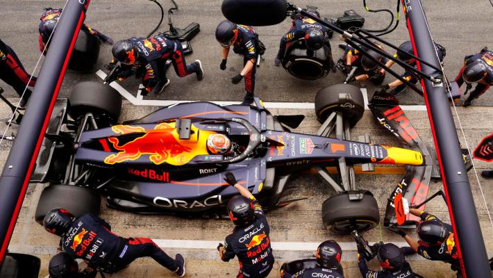 Verstappen domina il Gp di Spagna, Sainz 5° e Leclerc 11°