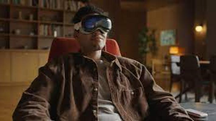 Apple svela Vision Pro,  visore per la realtà  virtuale e mista