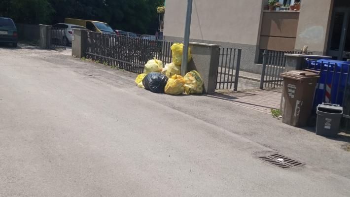 Sciopero degli addetti di Iren: molte segnalazioni dei lettori sulla mancata raccolta della plastica