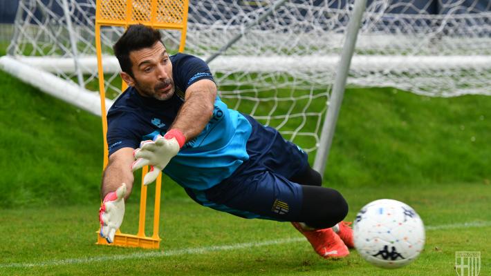 Quale futuro per Buffon? Lo vedete ancora in porta o dirigente? Vota il sondaggio