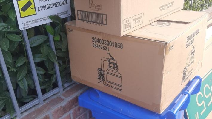 Monta la protesta:  in certe zone la carta non viene raccolta da pi&ugrave; di un mese