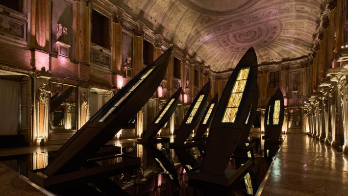 &laquo;Mariverticali&raquo;  di Plessi: inno contro la violenza