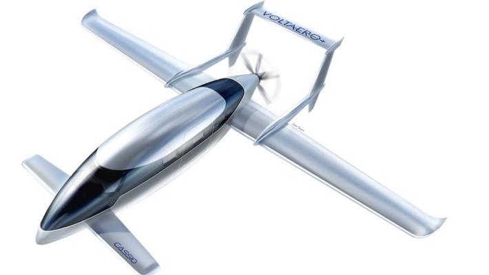 Al Paris Show brilla il «Cassio 330», il velivolo ideato da Jean Botti che lo ha chiamato come il suo paese d'origine