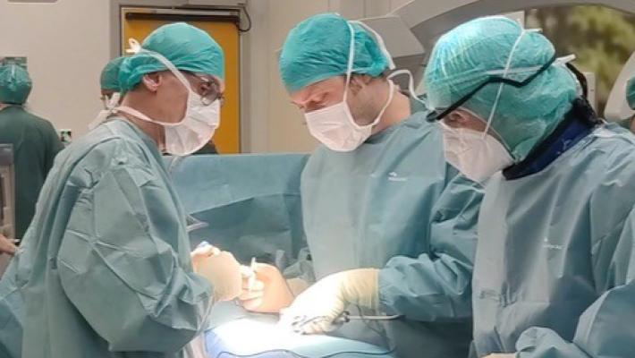 Piccole Figlie,  per la prima volta in Italia un  innovativo intervento mini-invasivo di chirurgia vertebrale con la realtà aumentata