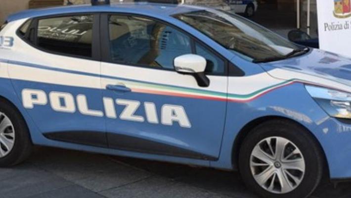 Arrestati due 24enni per furto aggravato in concorso. Intensificazione dei servizi di controllo del territorio: sono tre gli arresti compiuti dalle Volanti in quattro giorni