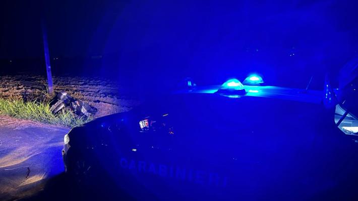Esce fuori strada con la moto a Ghiara di Fontanellato, 52enne gravissimo