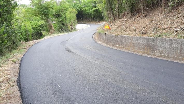 Sistemati i tratti franati della strada di Bargone 
