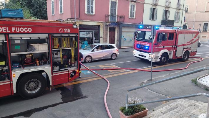 Fidenza, incendio nel Palazzo ex Gesuiti.  I vigili del fuoco domano le fiamme