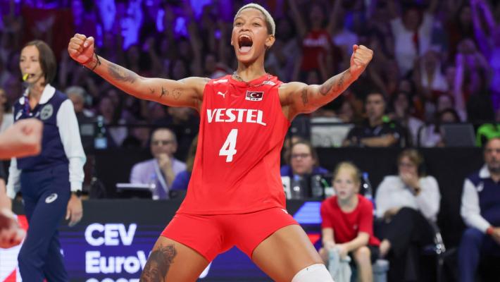 Eurovolley, le turche trascinate da Vargas battono le serbe e vincono il titolo (3-2)