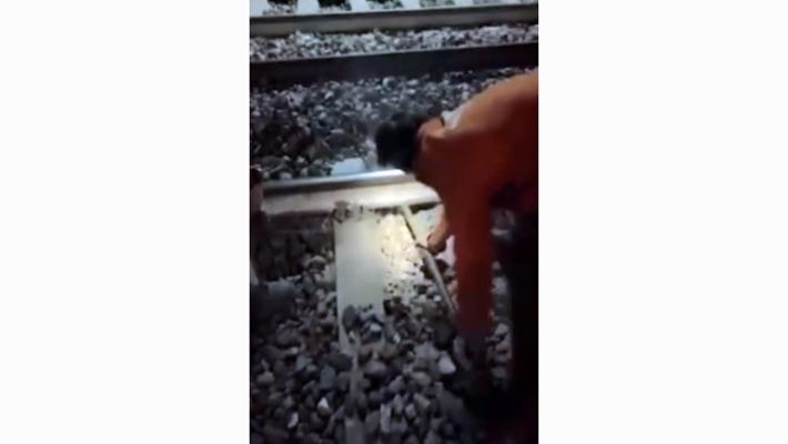 Video girato da vittima, "se vi dico 'treno' spostatevi"