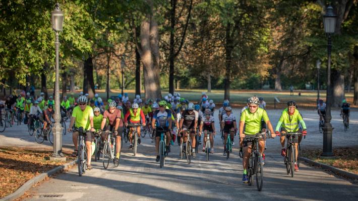 «Tutti alla Cisa»: pedalando con gioia nel nome di Adorni 