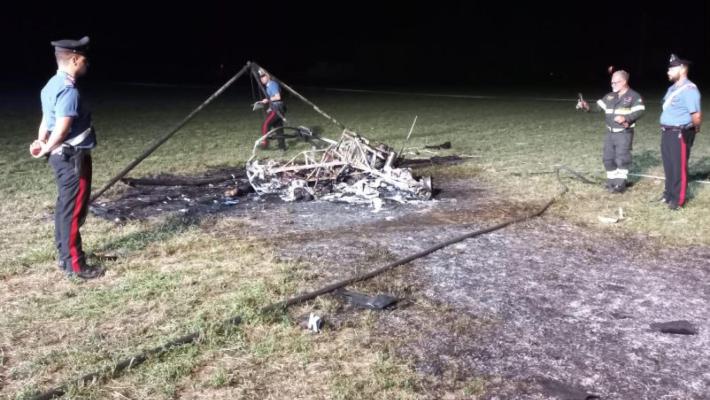 Deltaplano a fuoco a Parma, le vittime erano due amici
