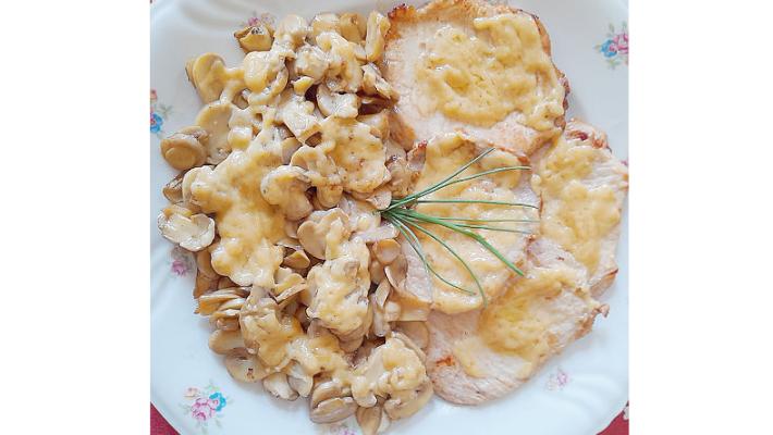 Originali fettine di lonza e funghi